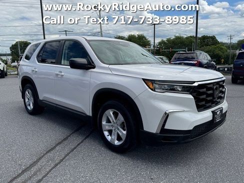 Used 2023 Honda Pilot LX image 9