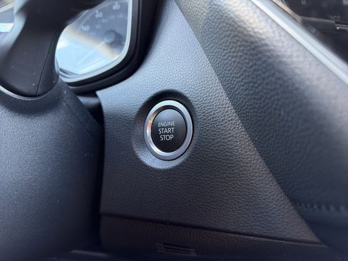 Used 2023 Toyota Corolla SE image 14