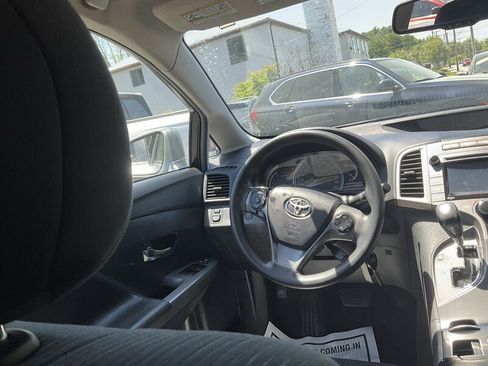 Used 2015 Toyota Venza LE AWD/4WD image 13