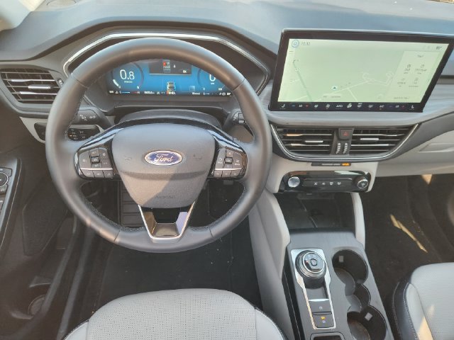 Used 2025 Ford Escape Platinum AWD/4WD image 26