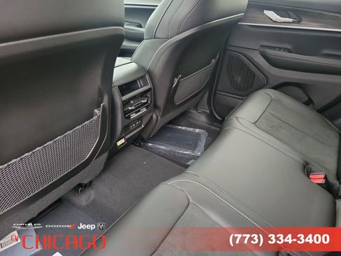 New 2026 Jeep Grand Cherokee Laredo image 11