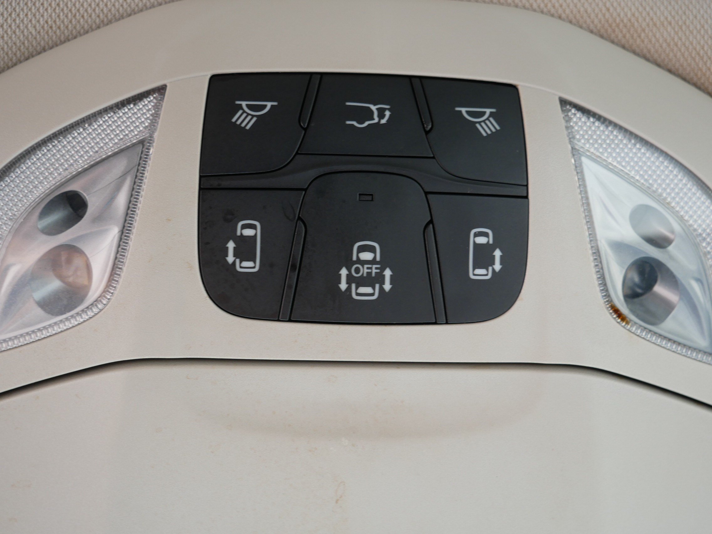 Used 2021 Chrysler Pacifica Limited AWD/4WD image 32