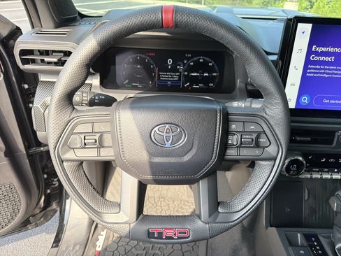 Used 2025 Toyota Tacoma TRD Pro AWD/4WD image 23