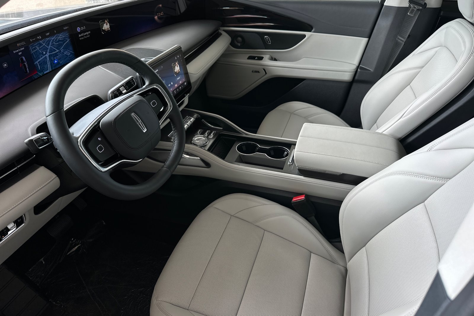 New 2026 Lincoln Nautilus Premier w/ Equipment Group 102A AWD/4WD image 9