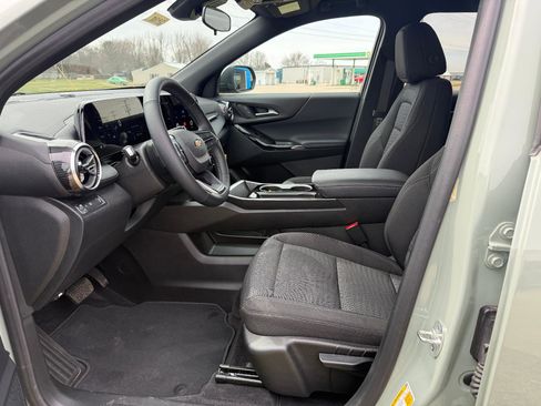 New 2025 Chevrolet Equinox LT FWD image 13
