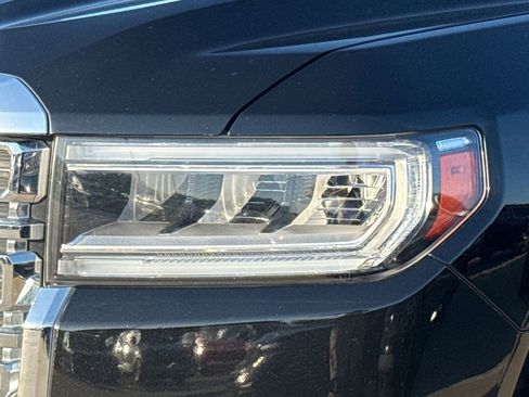 Used 2021 GMC Acadia Denali w/ Denali Technology Package FWD image 4