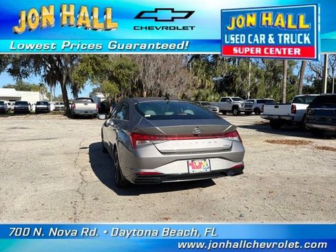 Used 2023 Hyundai Elantra Limited image 7