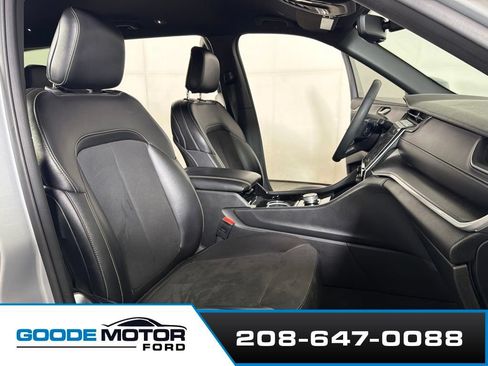 Used 2023 Jeep Grand Cherokee L Laredo AWD/4WD image 23