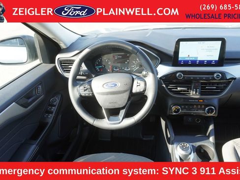 Used 2022 Ford Escape SE w/ Cold Weather Package image 12