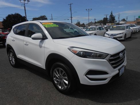 Used 2018 Hyundai Tucson SE AWD/4WD image 3