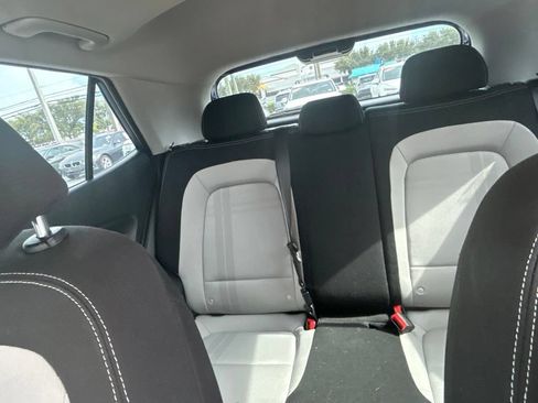 Used 2024 Hyundai Venue SEL FWD image 22