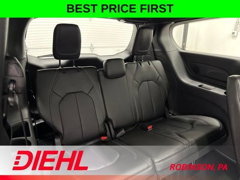 New 2027 Chrysler Pacifica Select w/ Family Tech Group FWD image 12