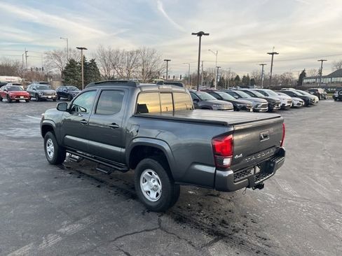 Used 2023 Toyota Tacoma SR image 3