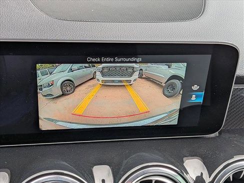 Used 2021 Mercedes-Benz GLB 250 image 19