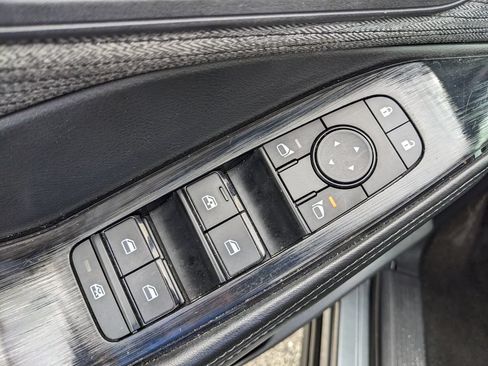 Used 2023 Nissan Rogue SV FWD image 50