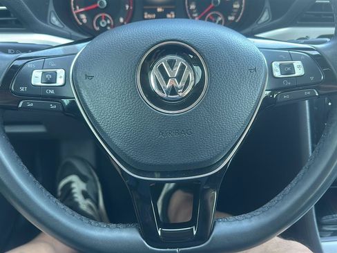 Used 2022 Volkswagen Passat 2.0T SE FWD image 22