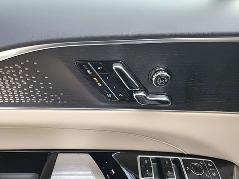 Certified 2024 Cadillac Lyriq Luxury w/ Nappa Leather Package image 27