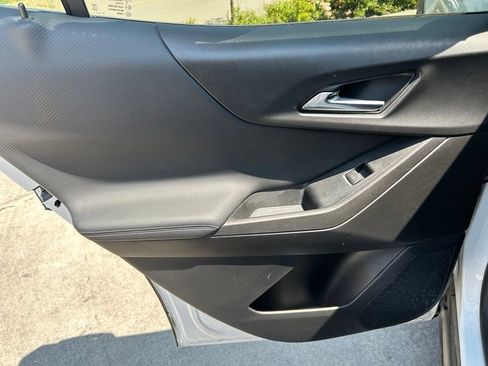 Used 2025 Chevrolet Equinox LT w/ Safety and Technology Package FWD image 26