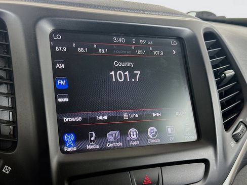 Used 2016 Jeep Cherokee Limited FWD image 21