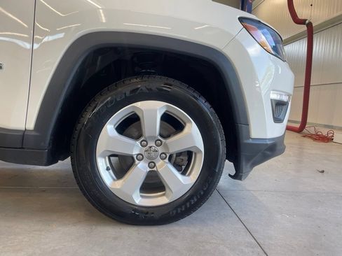 Used 2020 Jeep Compass Latitude w/ Cold Weather Group AWD/4WD image 32
