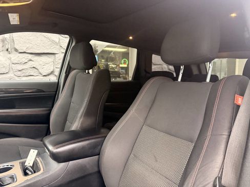 Used 2016 Jeep Grand Cherokee Laredo 75th Anniversary image 15