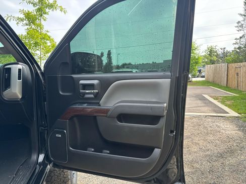 Used 2017 GMC Sierra 1500 SLT w/ SLT Premium Package AWD/4WD image 28