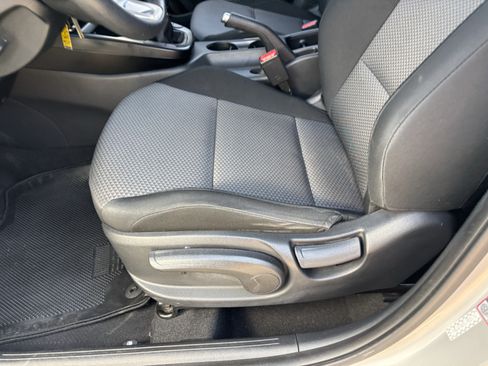 Used 2020 Kia Soul LX FWD image 18