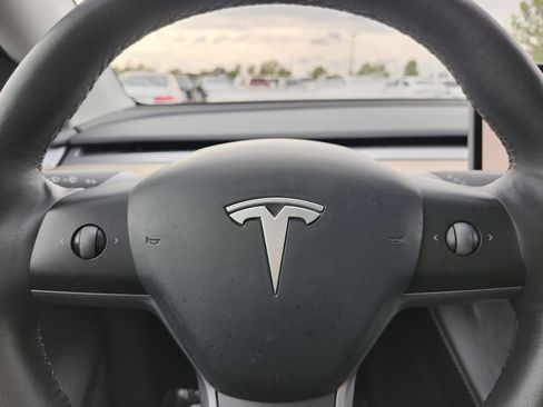 Used 2023 Tesla Model Y Long Range image 30