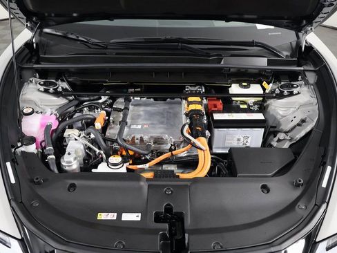 Used 2026 Lexus RZ 450e AWD w/ Luxury Package image 15