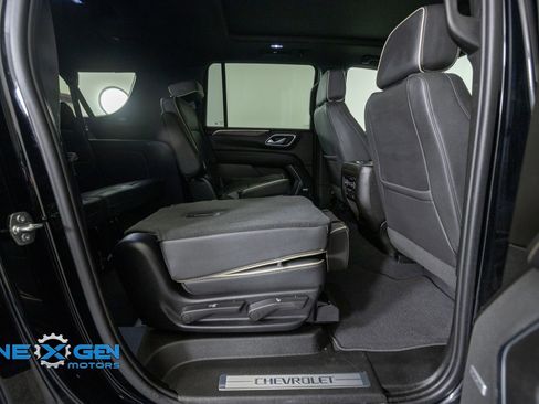 Used 2023 Chevrolet Suburban Premier AWD/4WD image 37