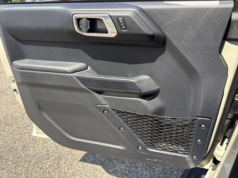 Used 2025 Ford Bronco Outer Banks AWD/4WD image 17