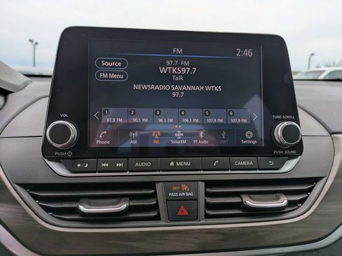 Used 2024 Nissan Altima 2.5 SV FWD image 17