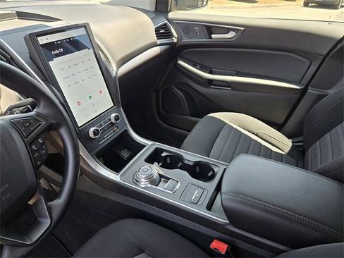 Used 2024 Ford Edge SE image 22