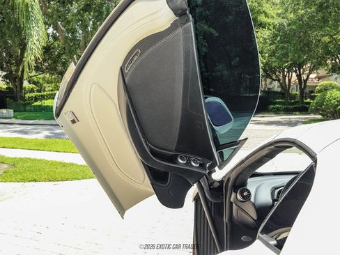 Used 2014 McLaren MP4-12C Spider RWD image 33