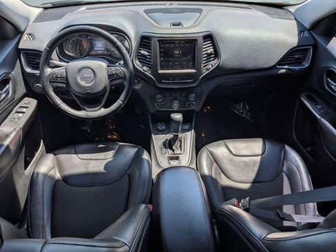 Used 2019 Jeep Cherokee Trailhawk w/ Comfort/Convenience Group AWD/4WD image 27