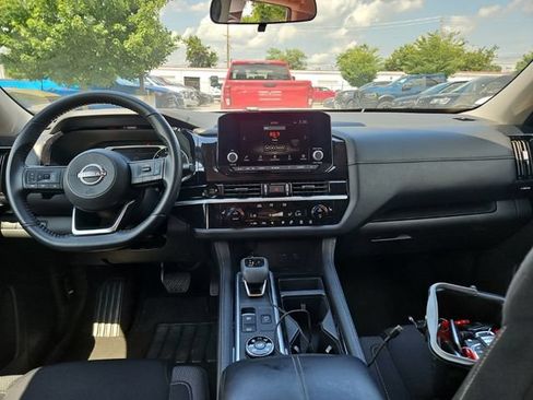 Used 2025 Nissan Pathfinder SV AWD/4WD image 5