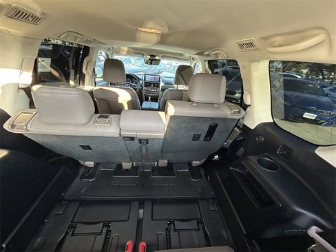 Used 2023 Lexus GX 460 Premium image 15