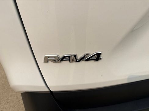 Used 2025 Toyota RAV4 XLE AWD/4WD image 24