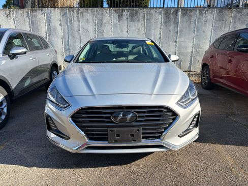 Used 2018 Hyundai Sonata SEL w/ Tech Package 02 FWD image 2