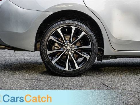 Used 2018 Toyota Corolla SE image 16