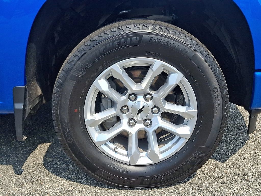 Used 2025 Chevrolet Silverado 1500 RST w/ Convenience Package II AWD/4WD image 9