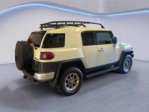 Used 2012 Toyota FJ Cruiser 4WD w/ Upgrade Pkg image 8