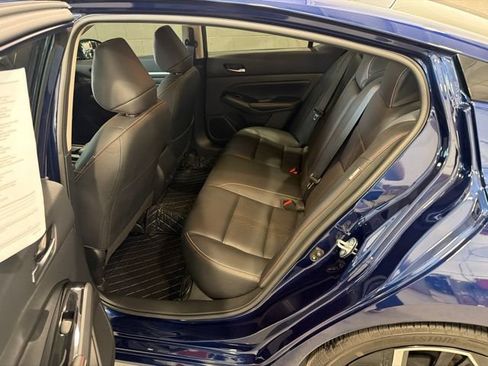 Certified 2023 Nissan Altima 2.5 SR w/ SR Premium Package FWD image 9