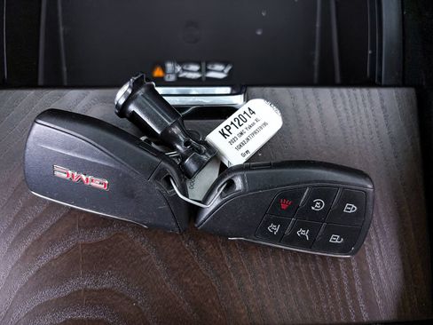 Used 2023 GMC Yukon XL Denali AWD/4WD image 31
