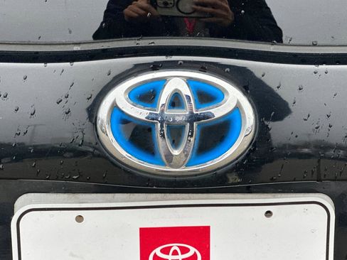 Used 2015 Toyota Prius Three image 46