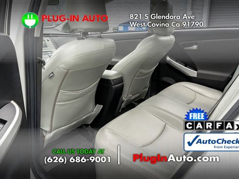Used 2015 Toyota Prius Three w/ Solar Roof Package FWD image 9