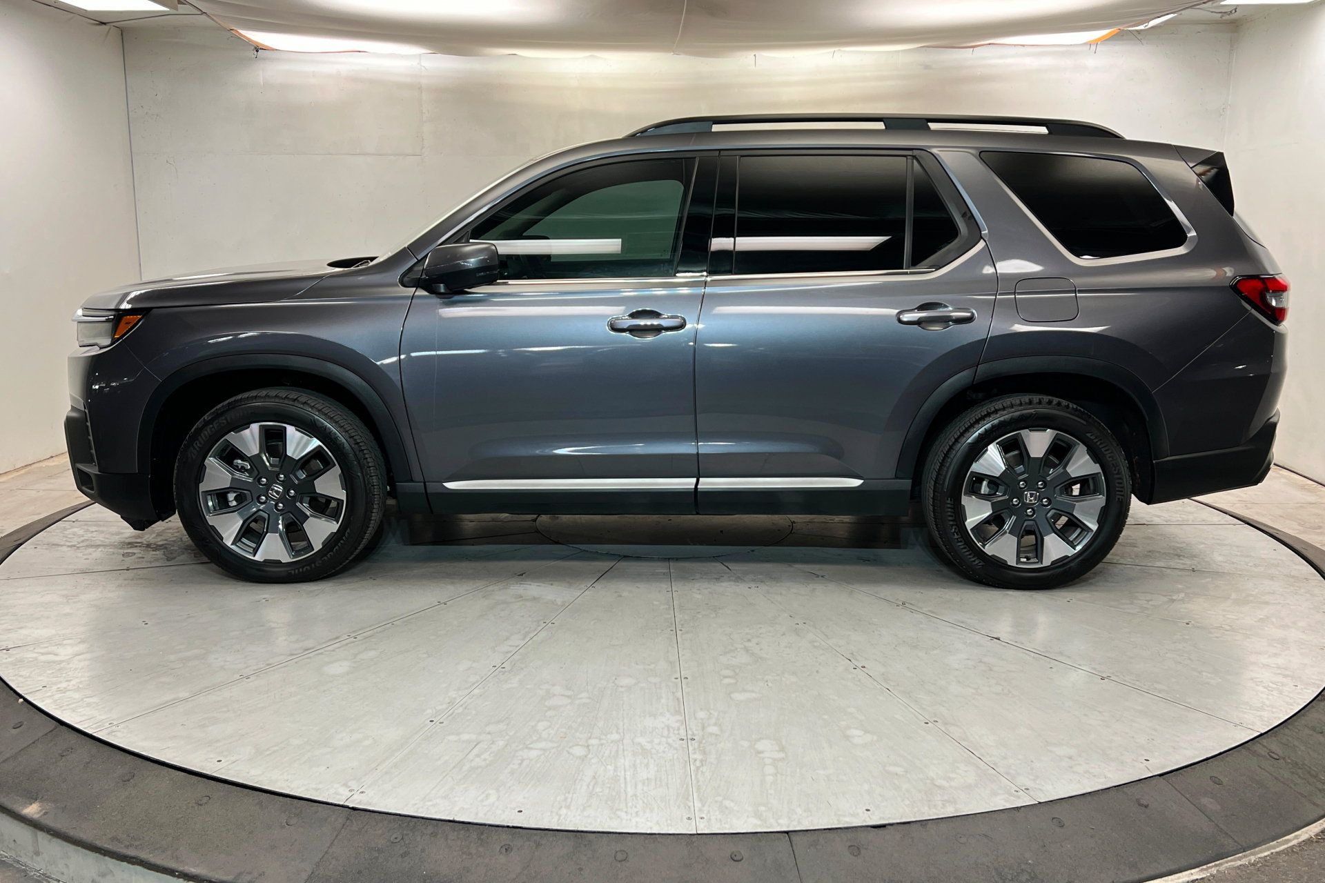 Used 2026 Honda Pilot Elite image 2