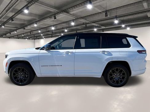 Used 2025 Jeep Grand Cherokee L Summit w/ Obsidian Package AWD/4WD image 13