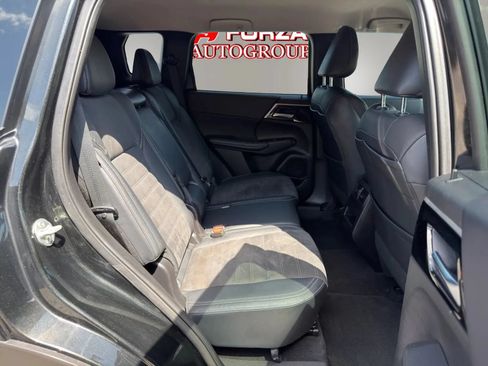 Used 2023 Mitsubishi Outlander SE FWD image 17