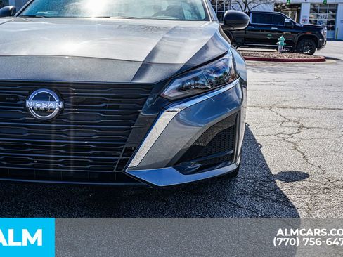 Used 2025 Nissan Altima 2.5 SV image 18